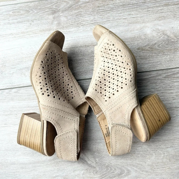 WHITE MOUNTAIN Lorna Suede Open Toe Bootie Sandal - Picture 10 of 15